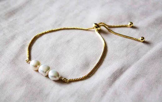 Jewelry,  Delicate Aria Bracelet - In White